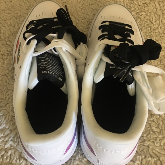 Reebok - Picture 5 of 11